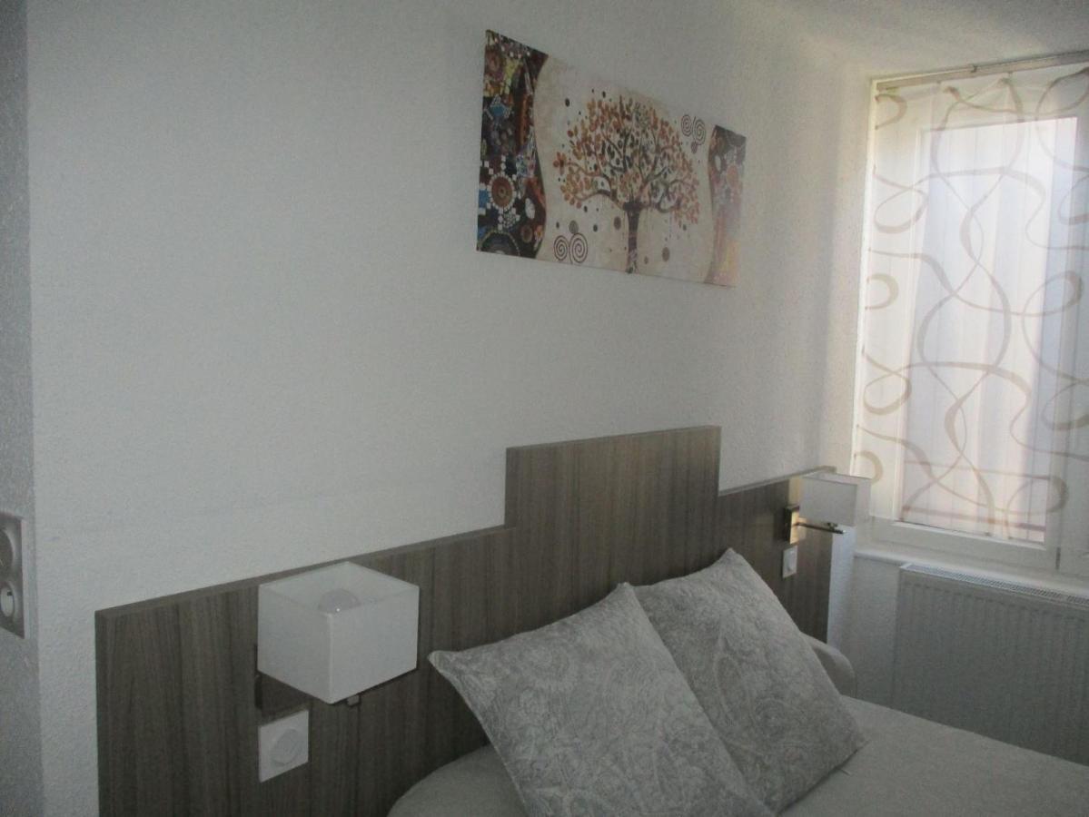 Hotel Du Commerce Пон-Сент-Еспри Екстериор снимка